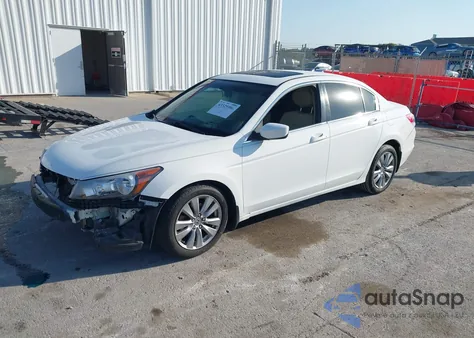 2011 Honda Accord z USA, uszkodzony, nr VIN 1HGCP2F89BA146008